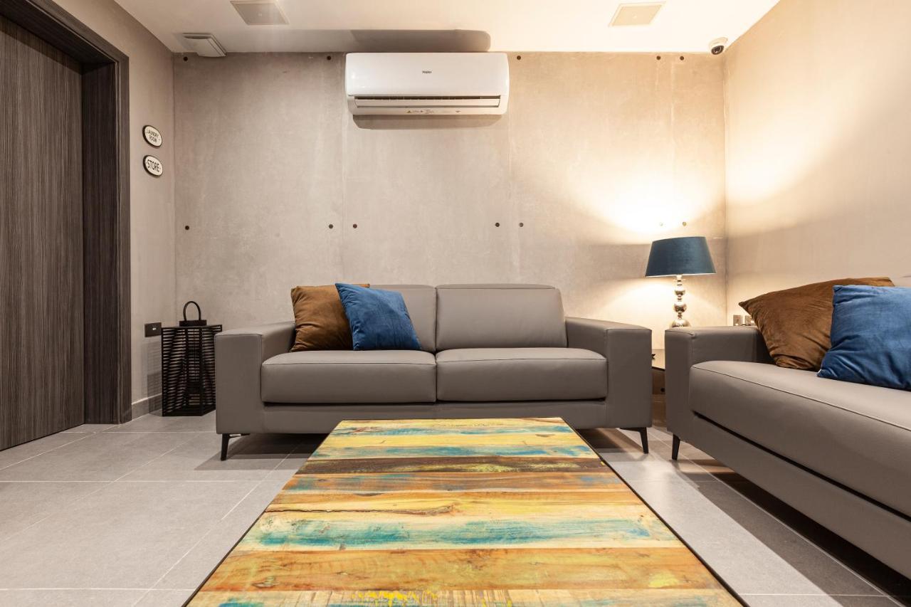 Gzira Charming,Comfortable And Centrally Located Group Accomodation מראה חיצוני תמונה
