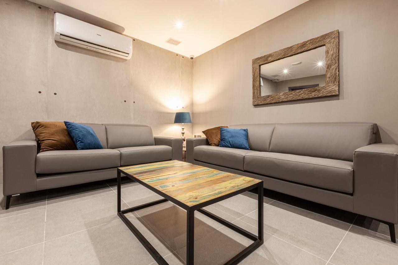 Gzira Charming,Comfortable And Centrally Located Group Accomodation מראה חיצוני תמונה